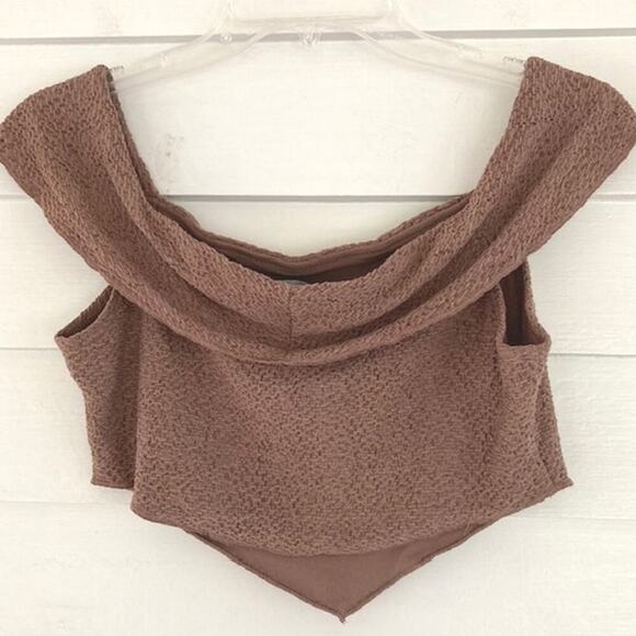 Naked Wardrobe NEW Get Off My Shoulders Textured Handkerchief Stretch Crop Top L - Picture 3 of 7